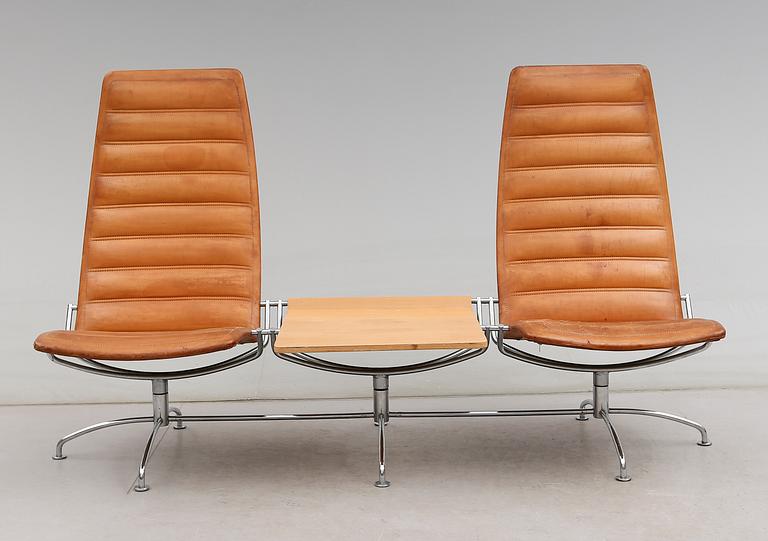 FÅTÖLJER 1 PAR SAMT BORD, "SAS Chair Series", Fritz Hansen, 1982.