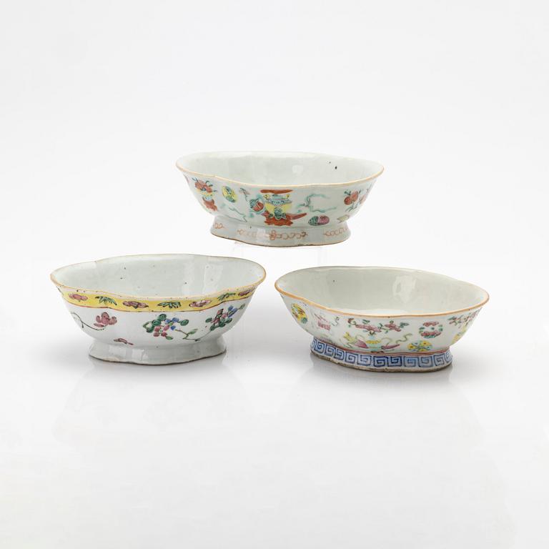 Skålar, 3 st, sen Qingdynasti, 1800-tal.