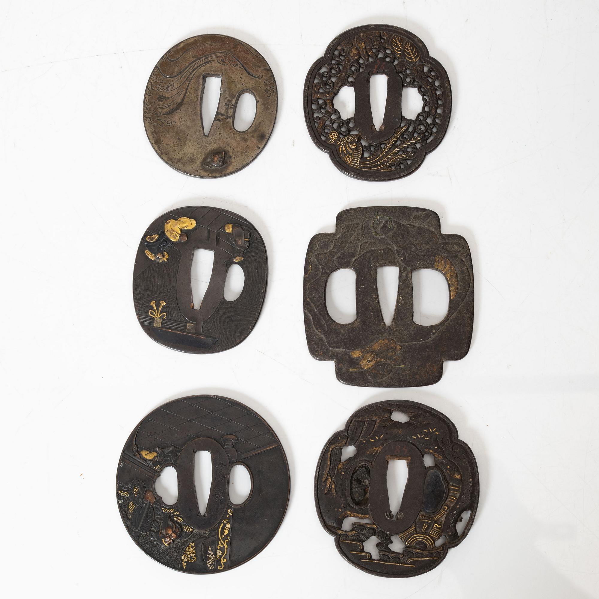 Tsuba, 6 st, varav två signerade, Meiji och Edo.