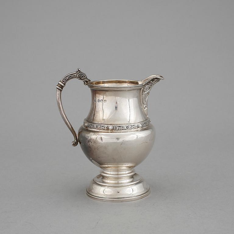 GRÄDDKANNA, silver, Davis Duff & Son, Glasgow, omkring sekelskiftet 1900. Vikt ca 182 gram.