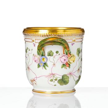 Ytterfoder/Vinkylare, porslin. 'Flora Danica', Royal Copenhagen, Danmark, 1900-tal.