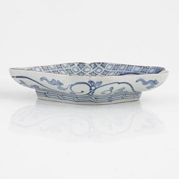 A set of six Japanese blue and white 'Ko-Imari' porcelain dishes, presumably Edo period, (1603-1868).