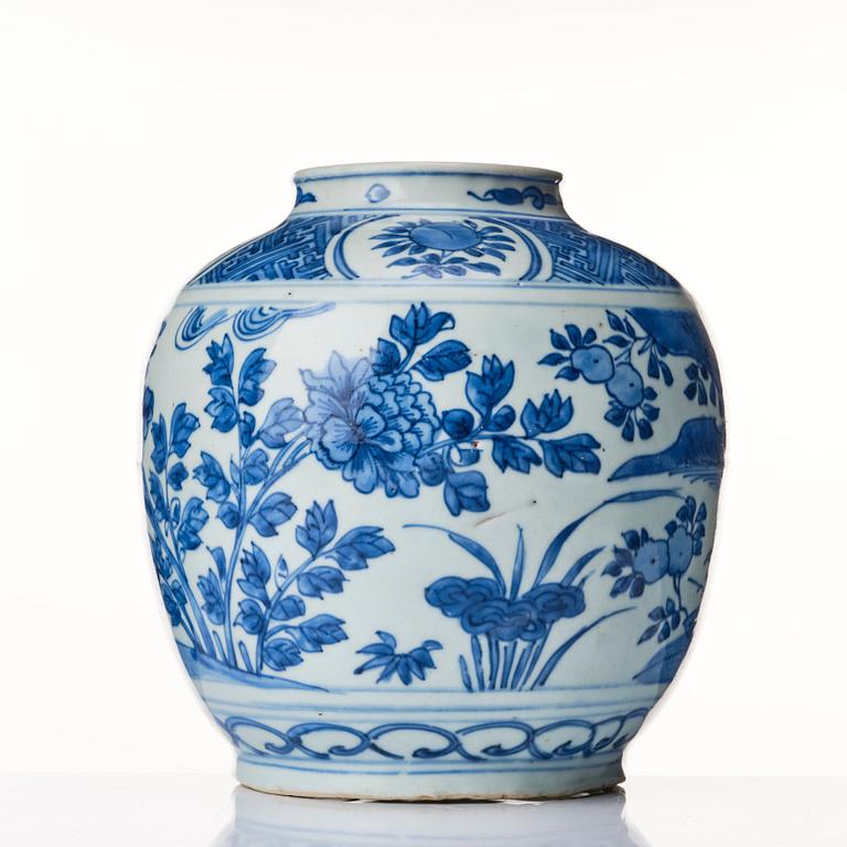 A blue and white jar, Ming dynasty, Wanli (1572-1620).