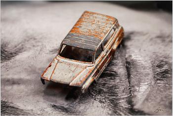 Richard Ryan · RICHARD RYAN, signerat fotografi, "Brad with toy", 2013, Notes nr 0094, ur serien "Notes by Ryan".