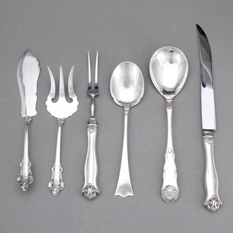 PARTI SILVER, 15 delar, bl.a Thorvald Marthinsen, Norge, 1900-talets första hälft. Vikt exkl delar med metall ca 571 g.