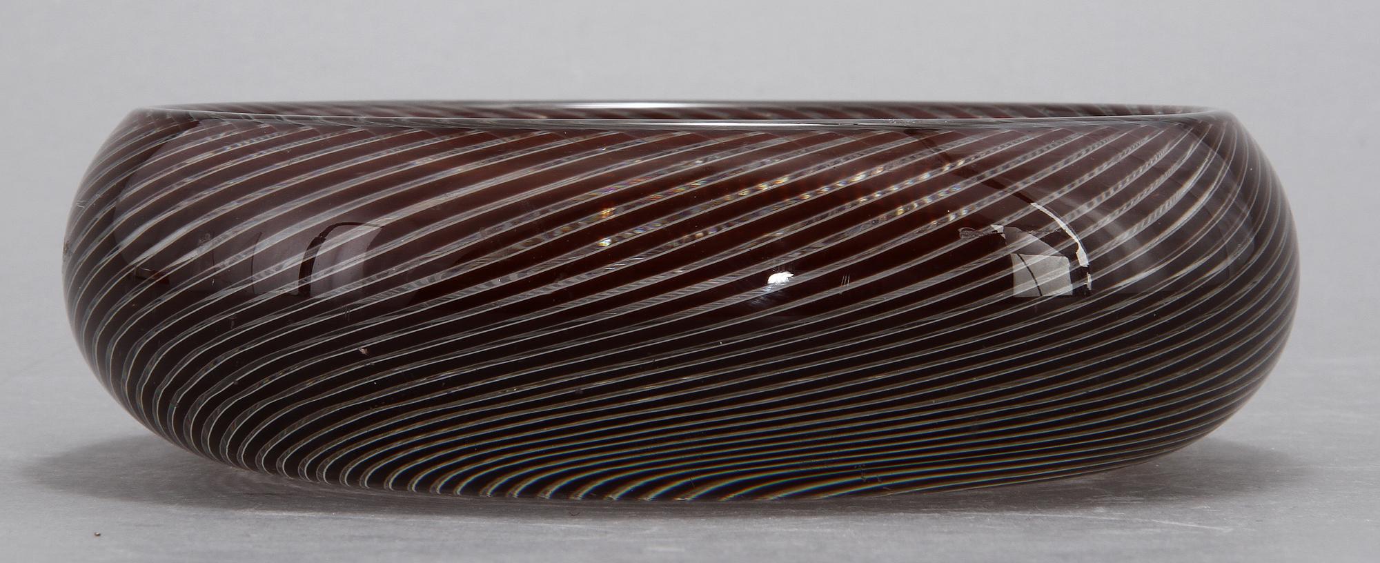 SKÅL, "Aquagraal", glas, Edward Hald, Orrefors, nr 1650L, 1900-talets andra hälft.