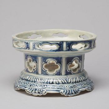 STÄLL, porslin. Thailand, 16/1700-tal.