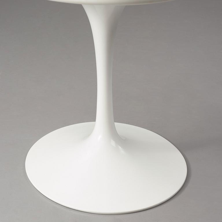 Eero Saarinen, a 'Tulip' dining table, Knoll International, 21st Century.