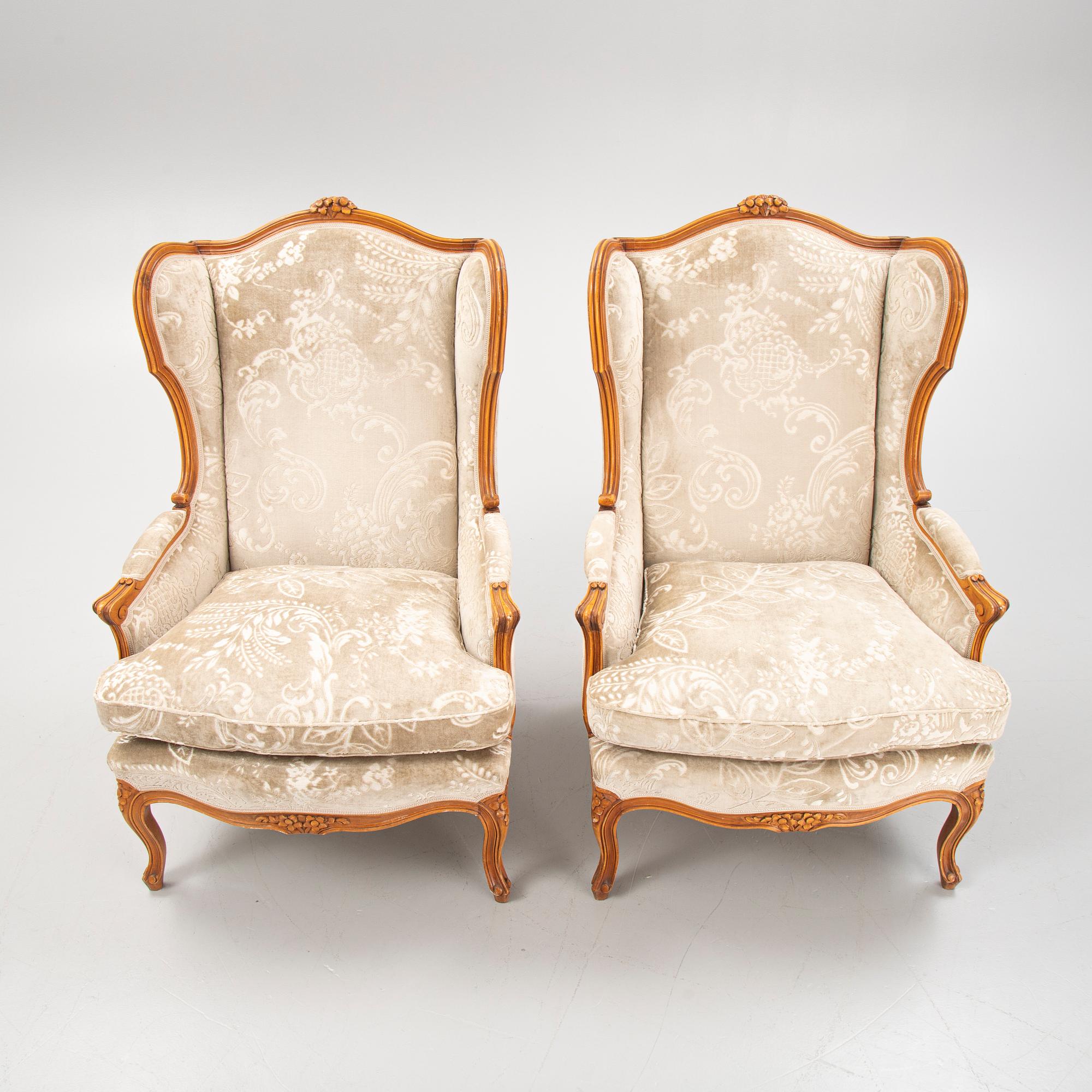 Fåtöljer, ett par, rokokostil, 1900-talets första hälft.