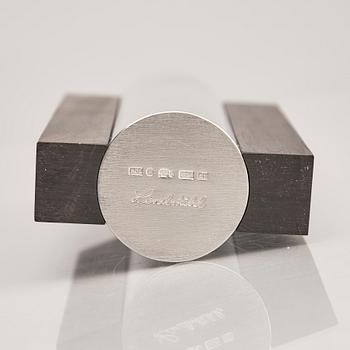 Rolf Lindståhl, sterling silver och ädelträ, Stockholm 2003.