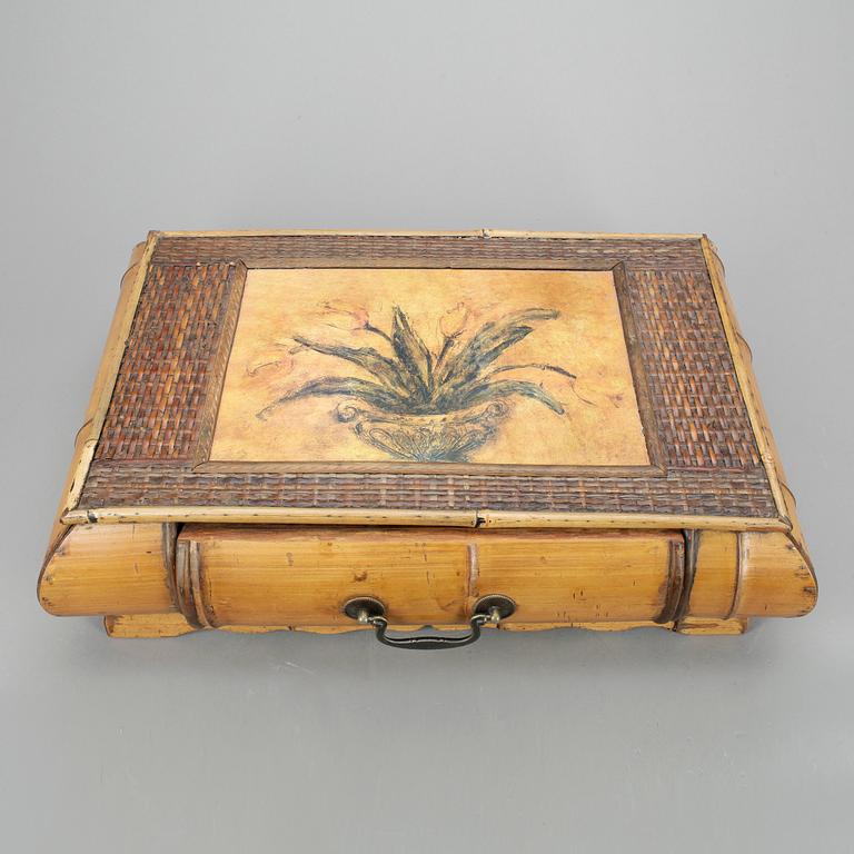 BRICKA, kolonialstil, 1900-talets början.