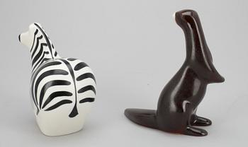 FIGURINER, 2 st, keramik, Arabia, signerade Lillemor och stämplade WWF. 1980-tal.