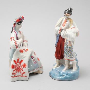 Two porcelain figurines, probably Russia / Soviet.