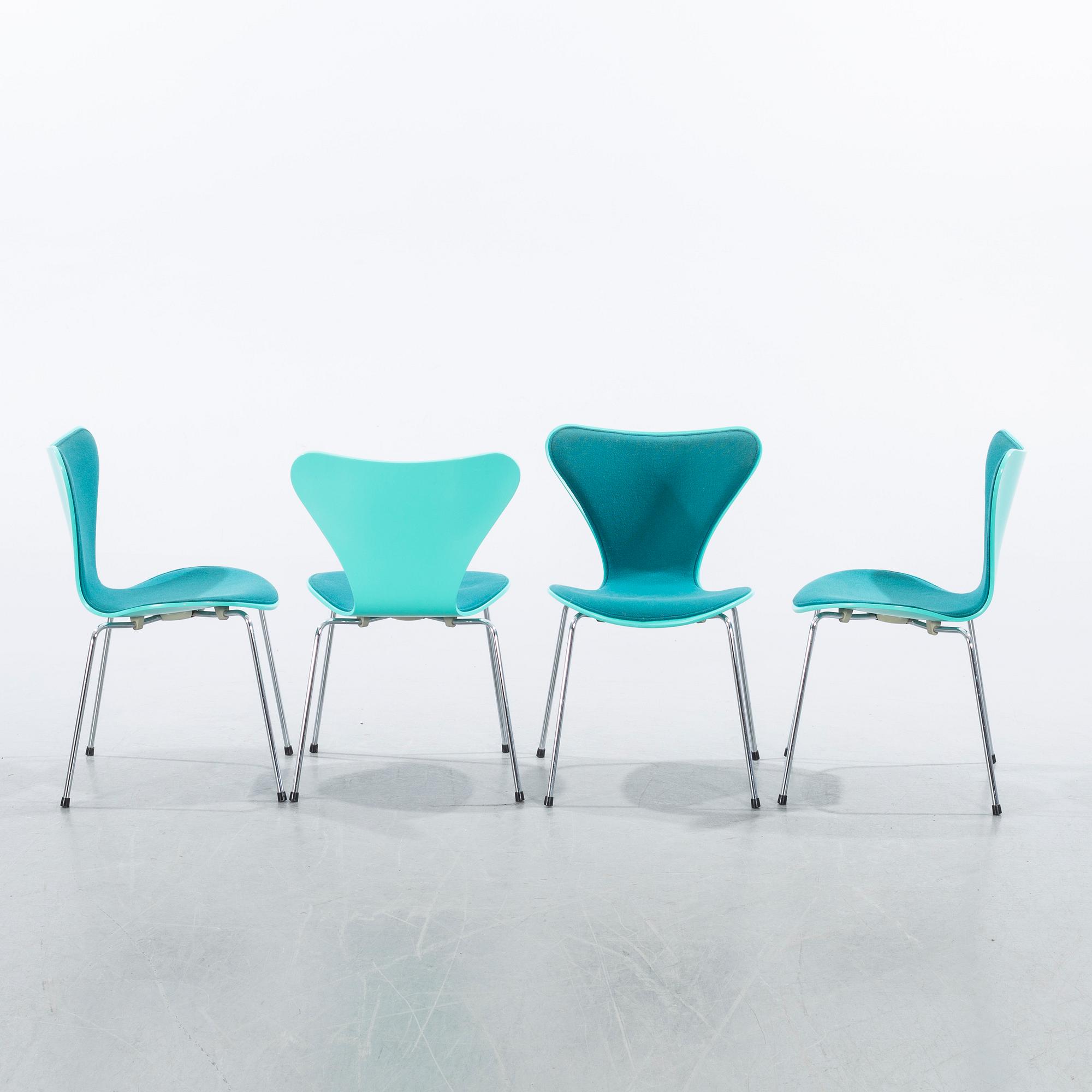 ARNE JACOBSEN, Four "Sjuan" chairs, Fritz Hansen, Denmark, 1992.