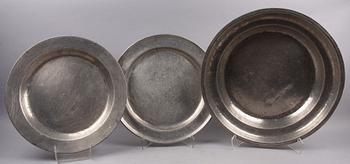 FAT, 3 st, tenn, Michel Persson Pontan, Karlskrona, verksam 1732-1765 samt Zadoch Bergenholtz, Vimmerby, verksam 1793-1825.
