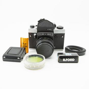 Kamera, Kiev 60, samt 3 objektiv.