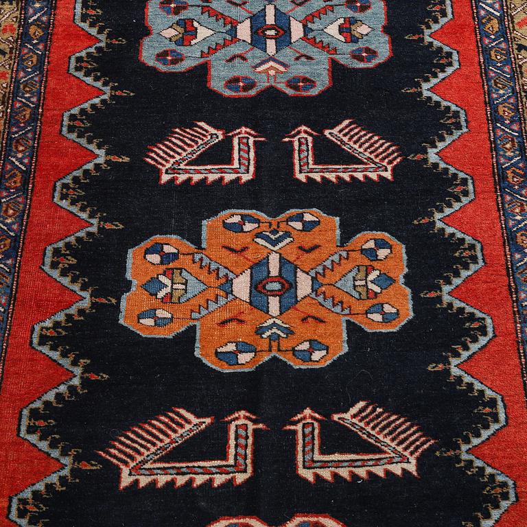 Matta, semiantik/Old, Meshkin/Azerbajdzjan, ca 317 x 114 cm.