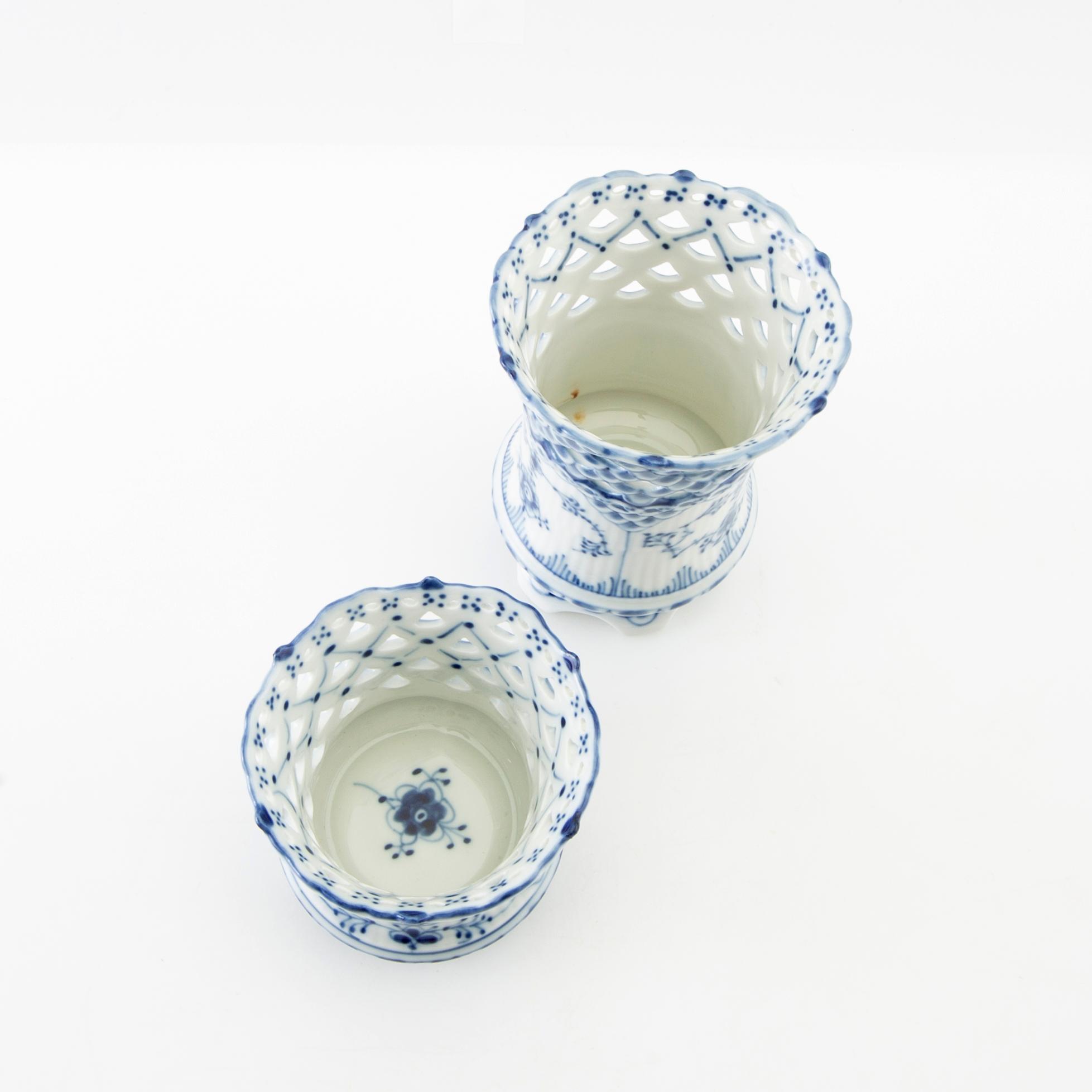 Cigar and cigarette holder "Musselmalet helblonde" Royal Copenhagen Denmark porcelain.