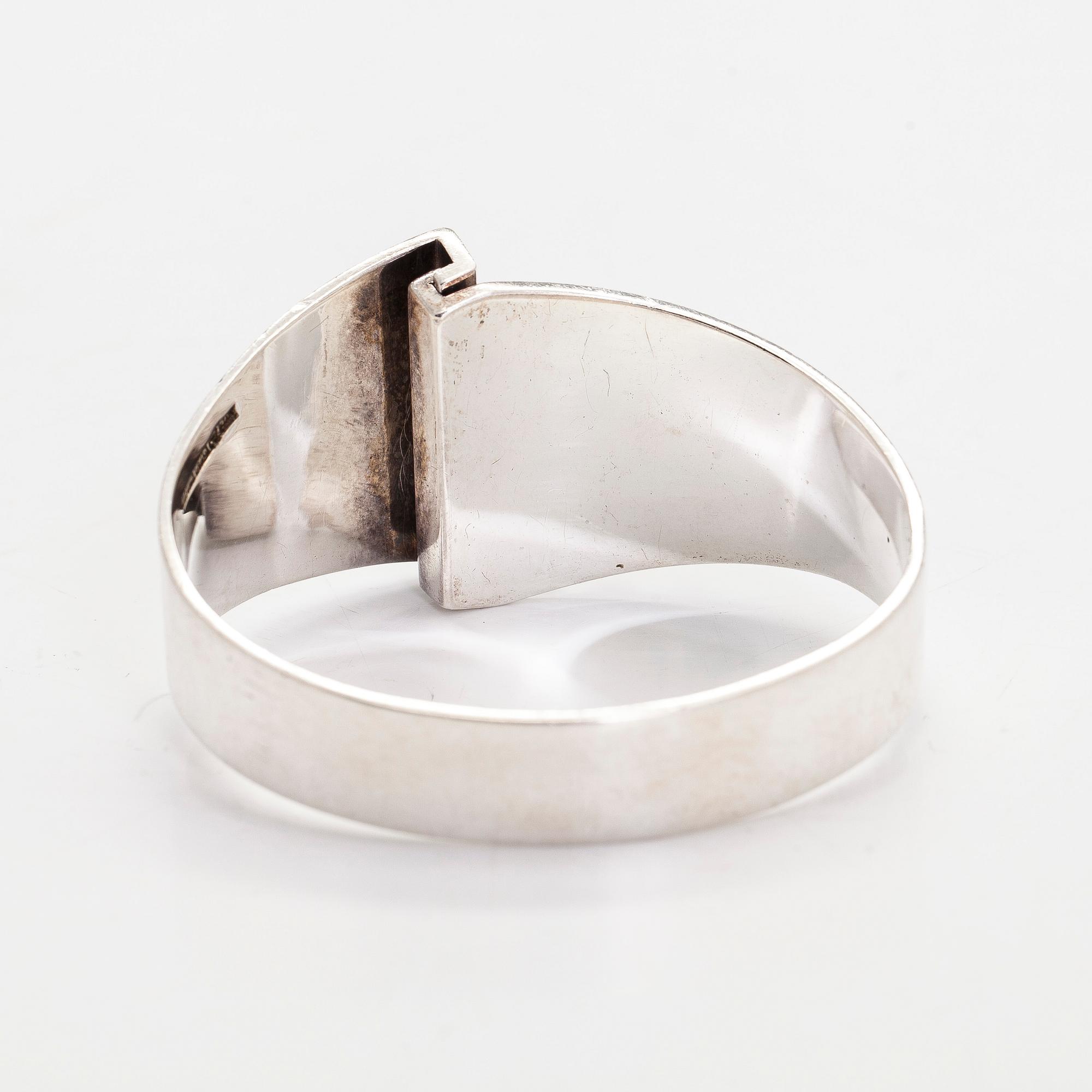 Veikko Reinikka, bracelet, cabochon-cut amethysts, silver, 1962.