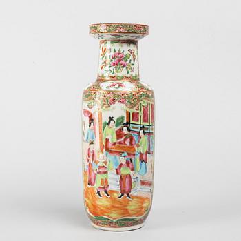 A Kanton porcelain vase, China, 19th century.