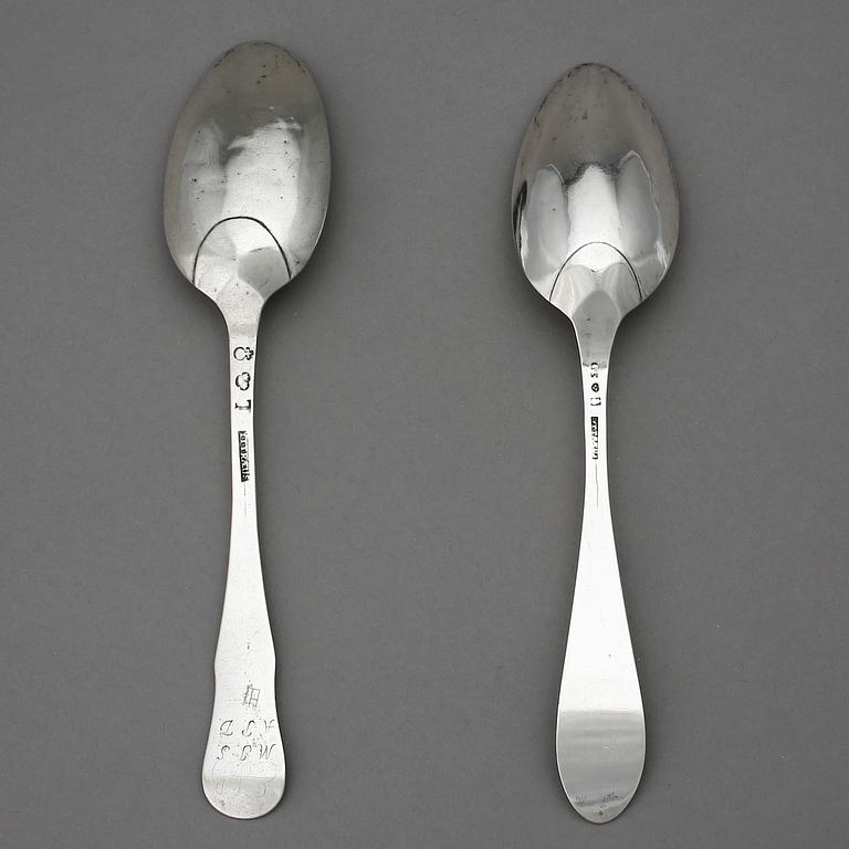 SKEDAR 2 stycken, silver. Olof Yttraeus, Uppsala 1777 och 1809. Total vikt ca 85 gram.