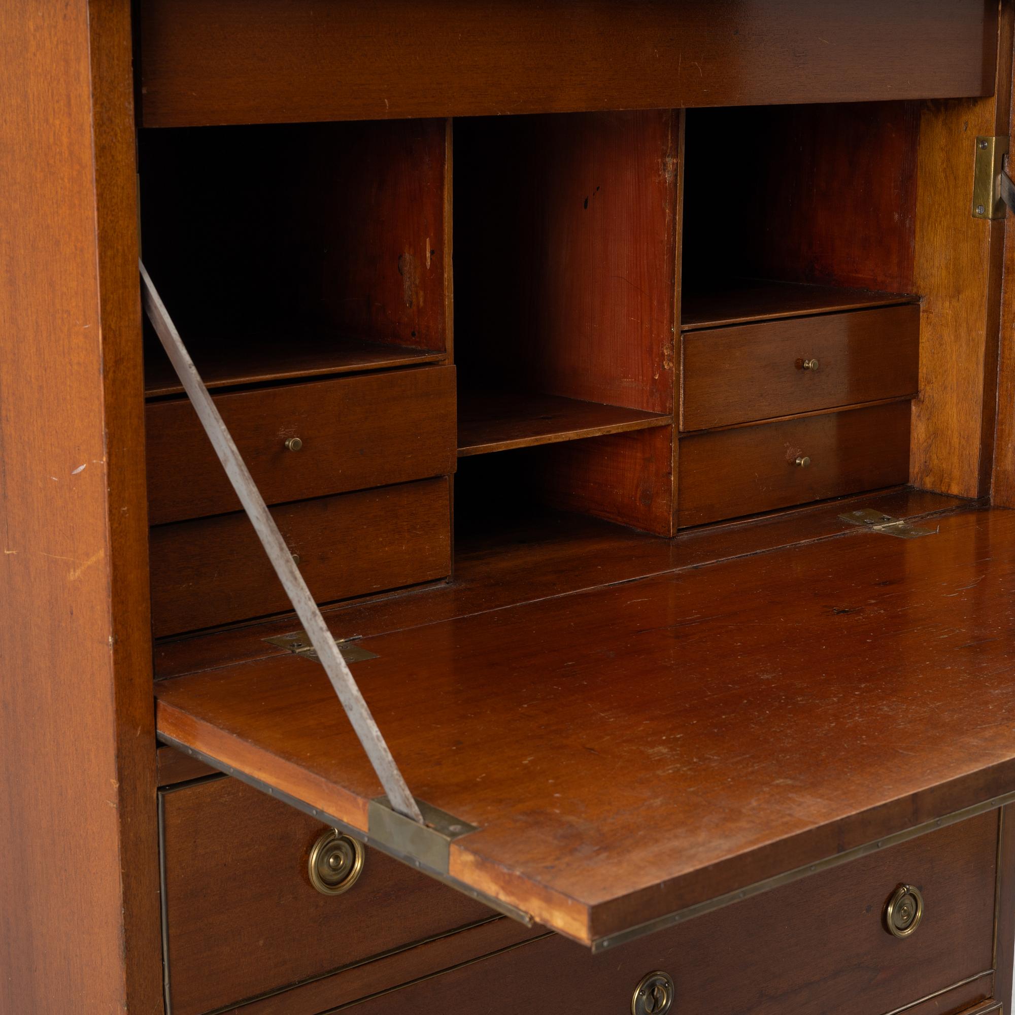 Sekretär, 1800-talets början.