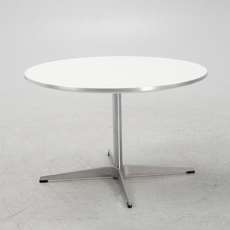 Arne Jacobsen, Bruno Mathsson & Piet Hein, soffbord, modell "A222", Fritz Hansen, Danmark, 2002.