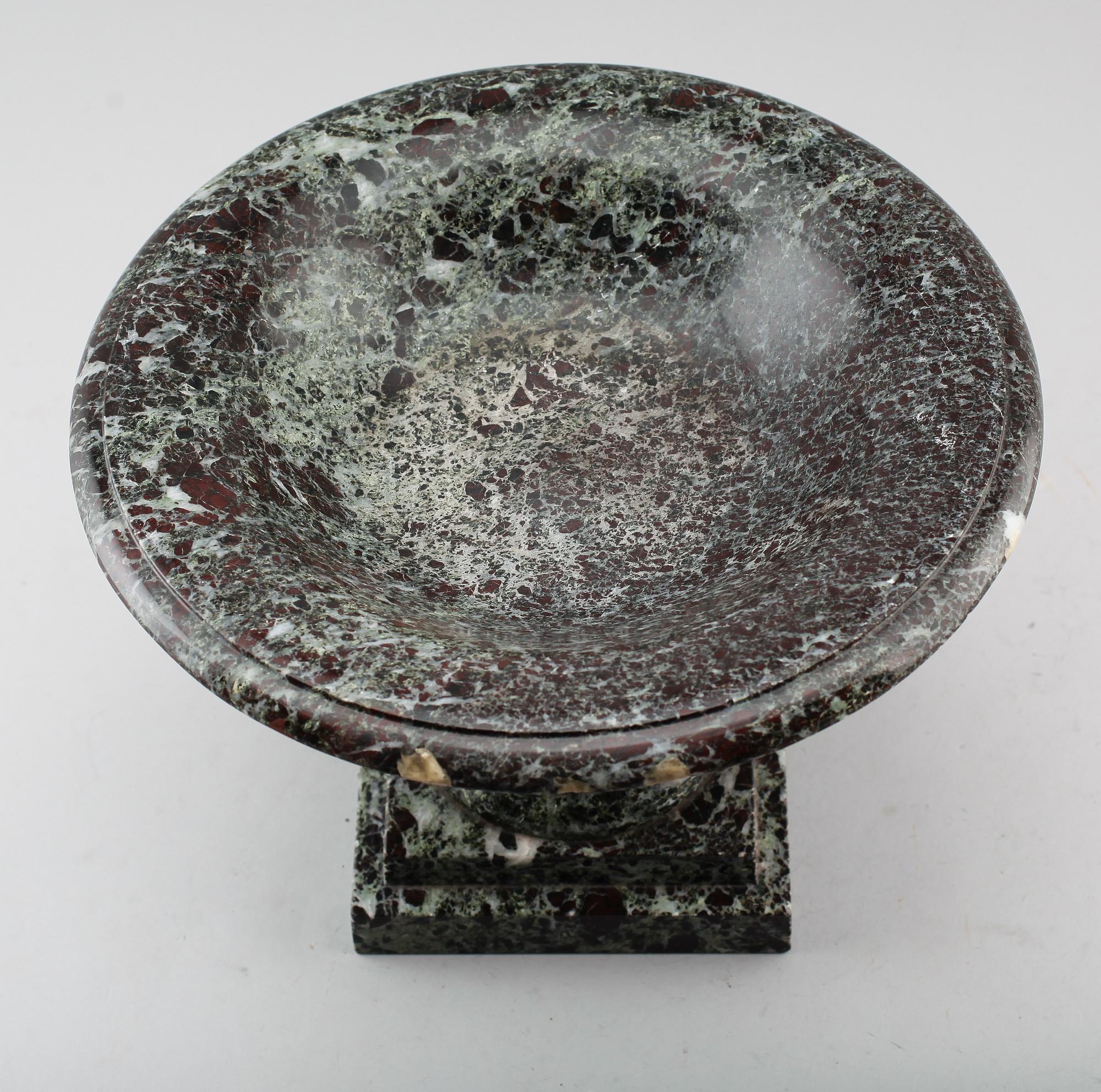 TAZZA, marmor, 1900-talets första hälft.