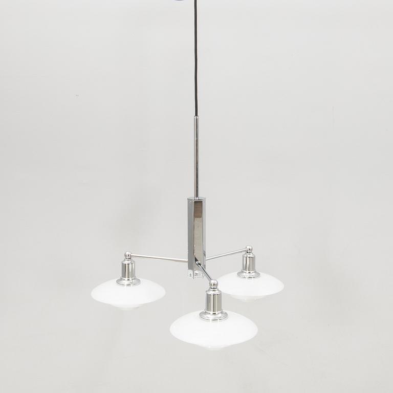 Poul Henningsen, taklampa "PH 2/1" för  Louis Poulsen Danmark.