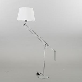 GOLVLAMPA, "GALILEA" design av Pascual Salvador in 2008 för Carpyen.