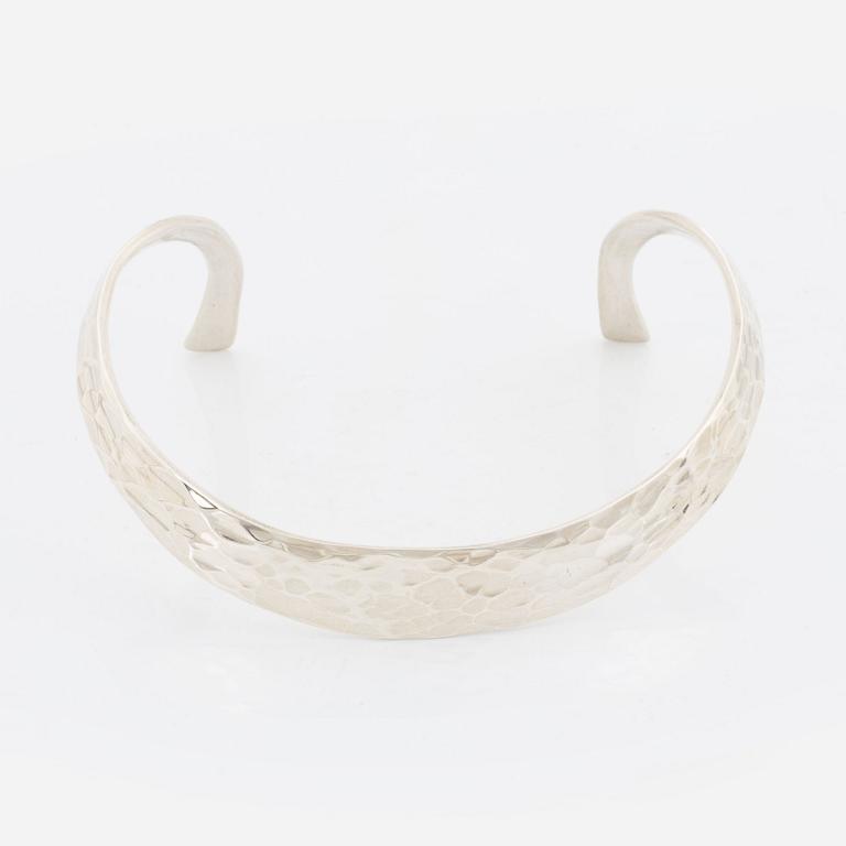 A Rey Urban silver necklace.