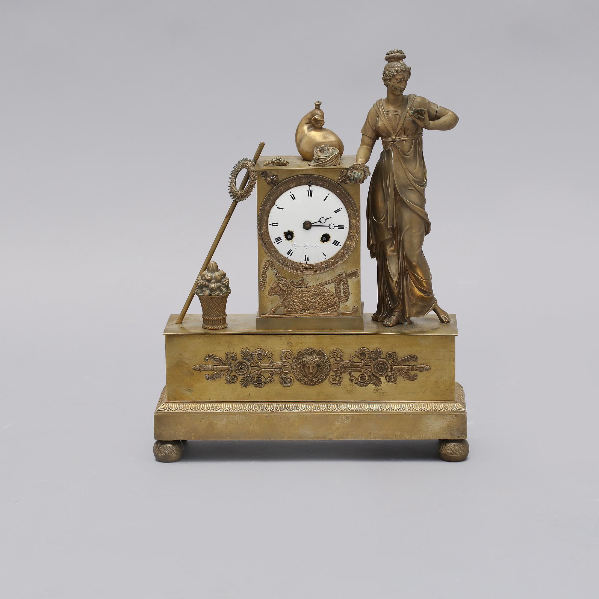 BORDSPENDYL, empire, 1800-talets första hälft.