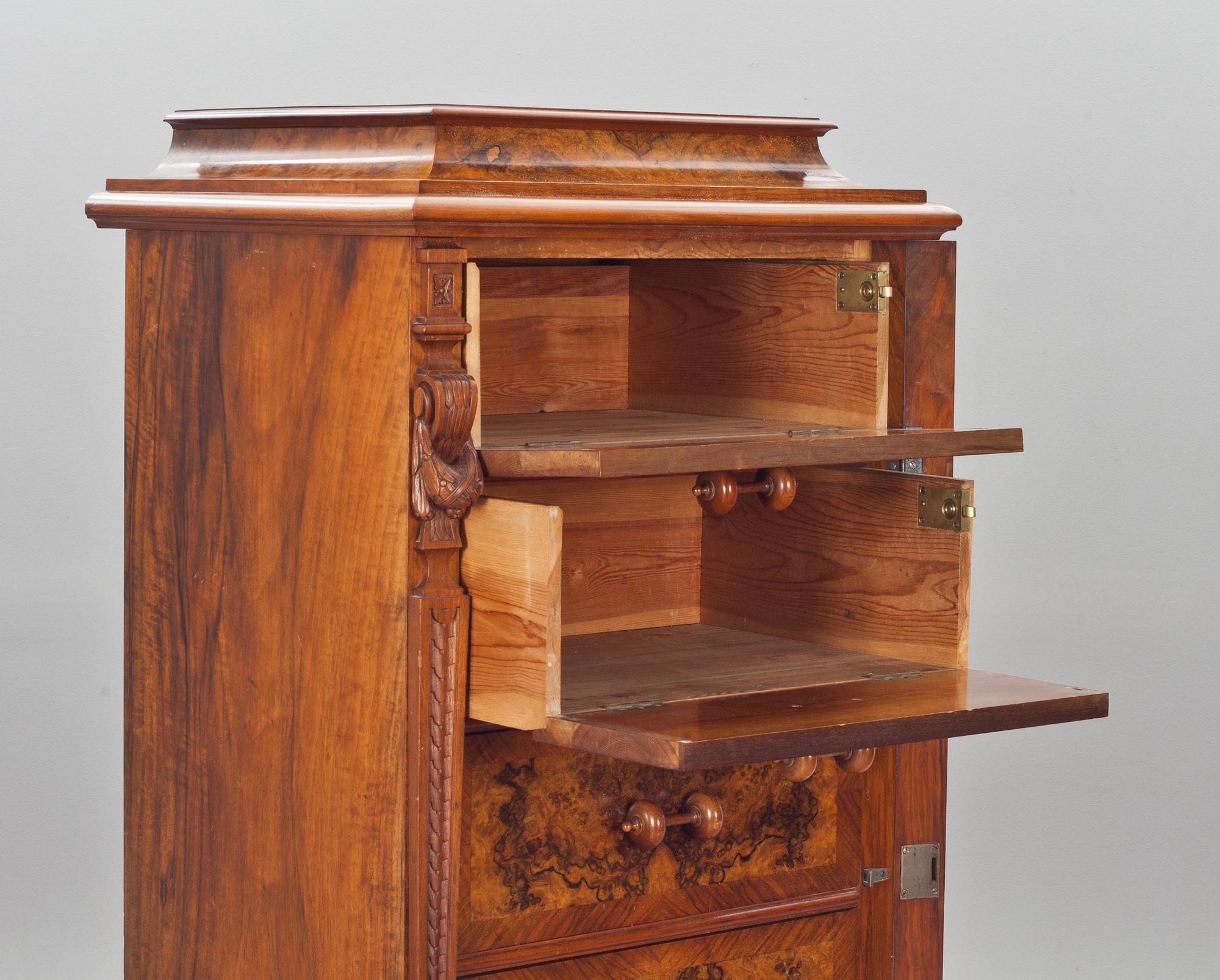 ARKIVSKÅP, nyrenässans, 1800-talets slut.