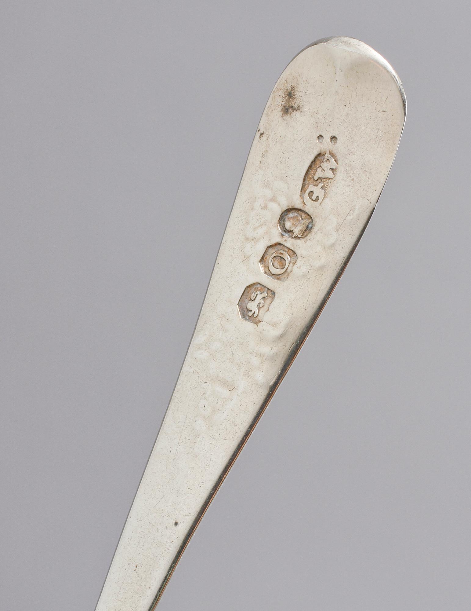 PARTI SILVER, 10 delar, Sverige, Danmark och England, 1800- och 1900-tal, vikt ca 330 gram.