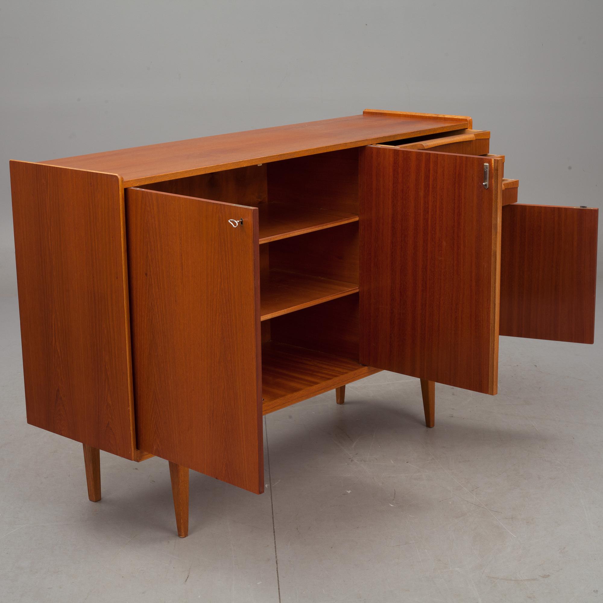 SIDEBOARD, teakfaner. 1960-tal.