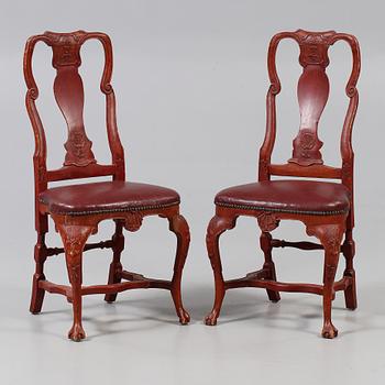 STOLAR, ett par, senbarockstil. 1800-tal.