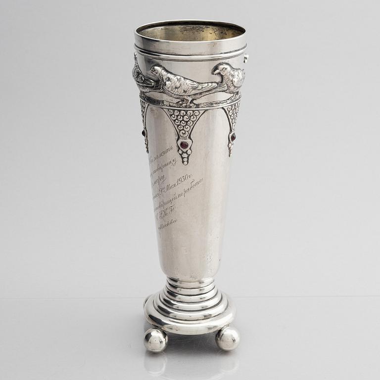 K. Fabergé, vas, silver, kontrollmästare Ivan Lebedkin, Moskva, Ryssland, tidigt 1900-tal.