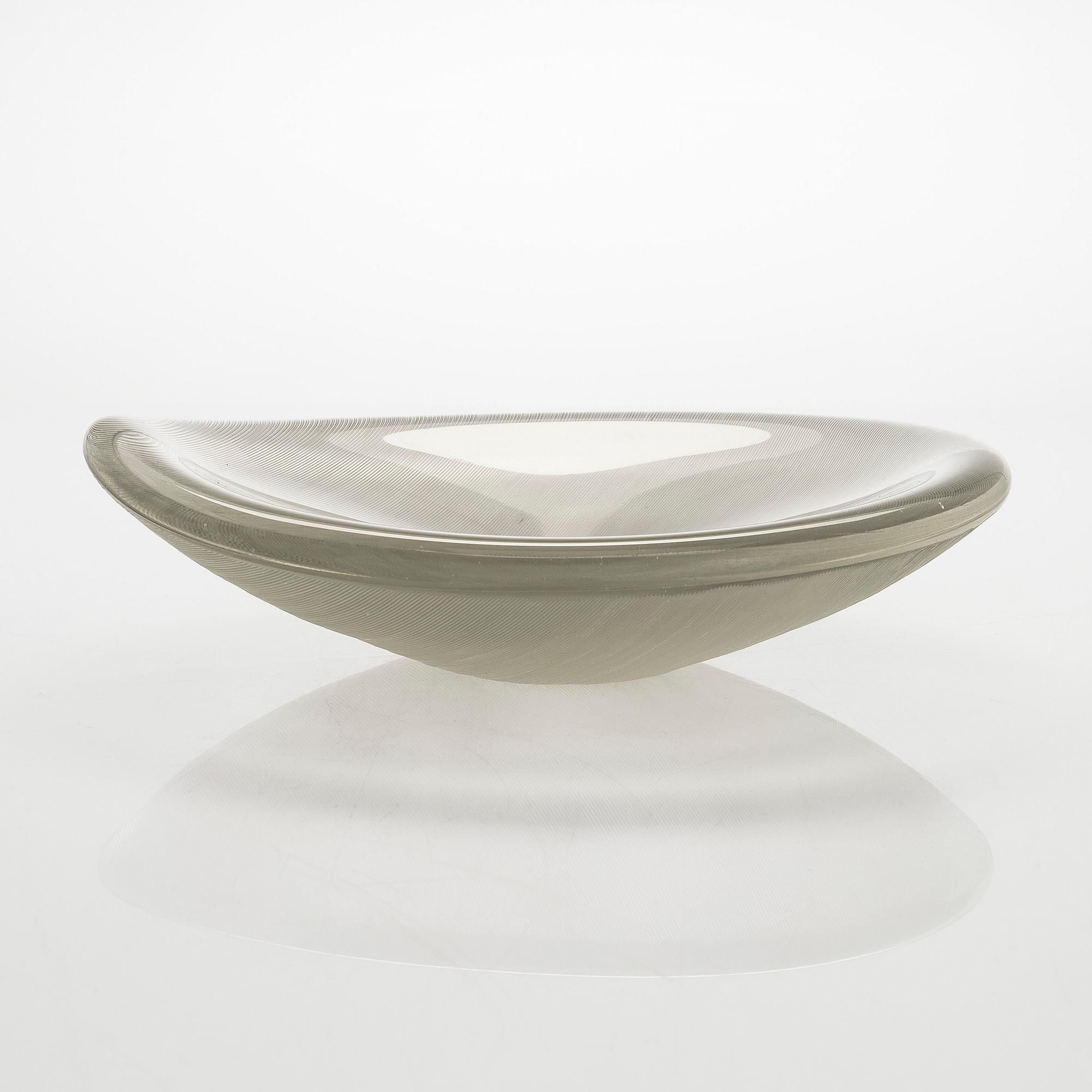 Tapio Wirkkala, A glass bowl "Lehti" (Leaf), signed Tapio Wirkkala Iittala -56.
