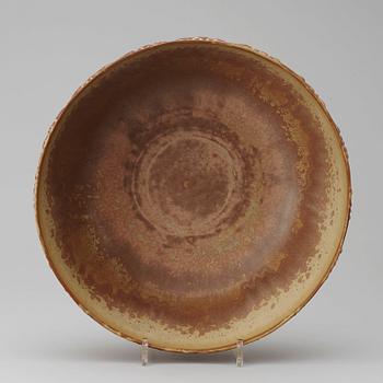 An Axel Salto stoneware bowl, Royal Copenhagen, Denmark 1961.