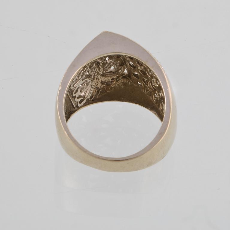 RING, 14k vitguld med 30 briljantslipade diamanter totalt ca 1.50 ct, utländska stämplar. Vikt 11 g.