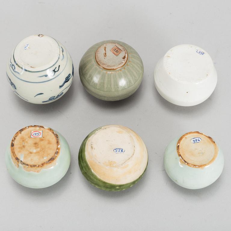 A group of six Southeast asian ceramic jars, 19th/20th century.