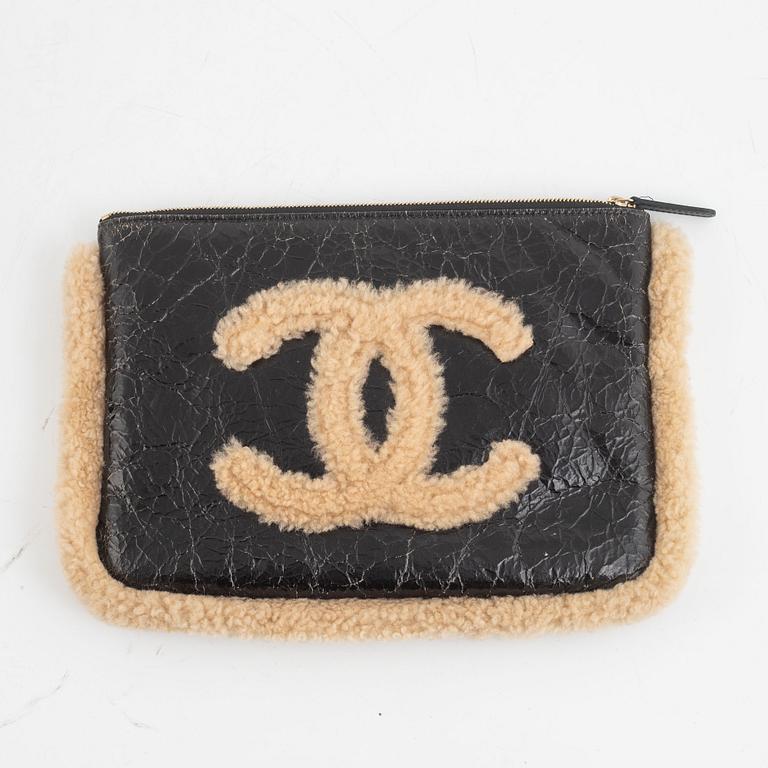 Chanel, "Shearling Mania Clutch", 2019.