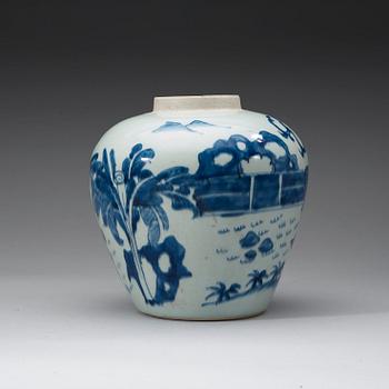 A blue and white jar, Transition 17th century.