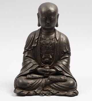 BUDDHAFIGUR, järn, orientalisk. 1900-tal.
