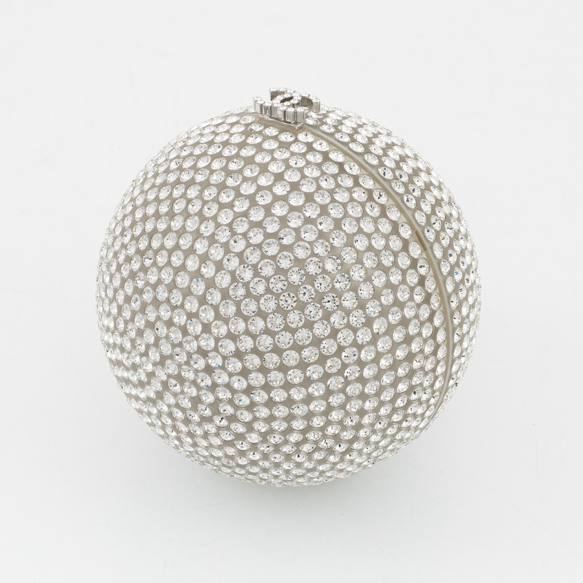 Chanel Crystal Ball Bag 2008. Bukowskis