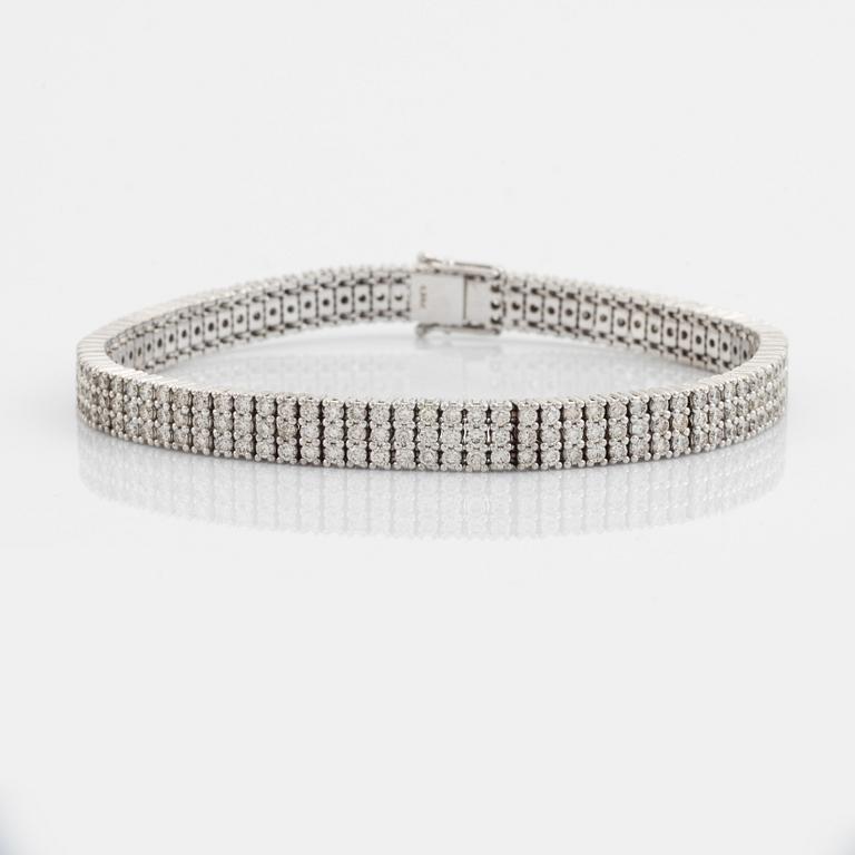 Brilliant cut diamond bracelet.