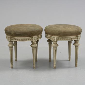 TABURETTER, ett par, gustaviansk stil, 1900-tal.