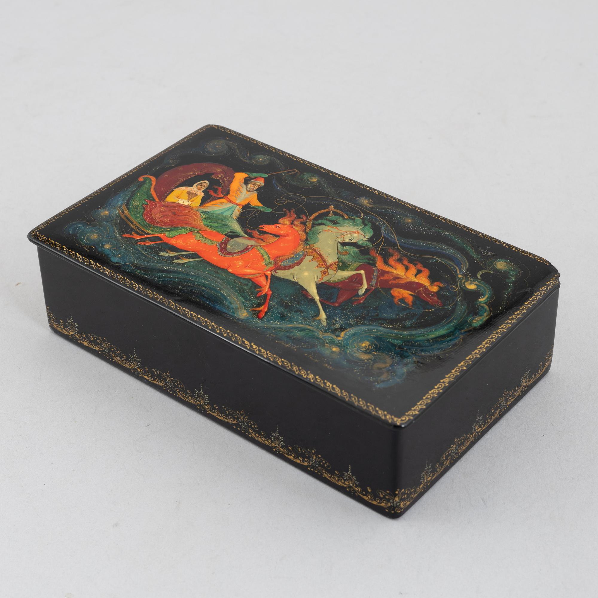 Three lacquer-ware boxes, Russia, 19th/20th century.