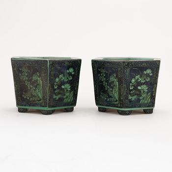 A pair of enamelled flower pots, China, late Qing dynasty, circa 1900.