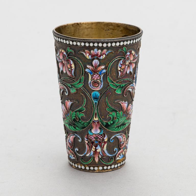 Bägare, cloisonné-emalj och silver, S:t Petersburg, Ryssland sekelskiftet 1800/1900.